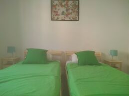 Boomerang Serviced Apartment's