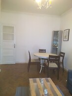 Boomerang Serviced Apartment's