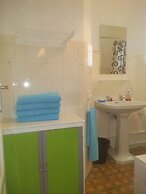 Boomerang Serviced Apartment's