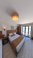 8 Rooms Hotel