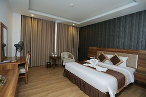 Central Phu Hung Hotel