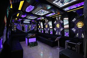 Central Phu Hung Hotel