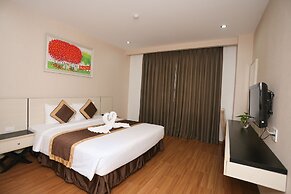 Central Phu Hung Hotel