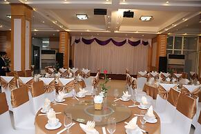 Central Phu Hung Hotel