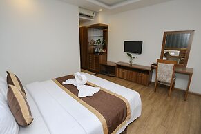 Central Phu Hung Hotel