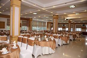 Central Phu Hung Hotel