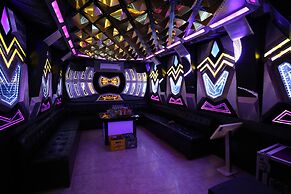 Central Phu Hung Hotel