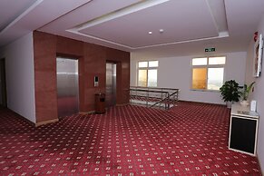 Central Phu Hung Hotel