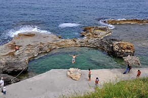 Ranias luxurious Apartment with sea view!