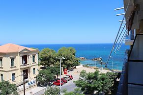 Ranias luxurious Apartment with sea view!