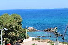 Ranias luxurious Apartment with sea view!