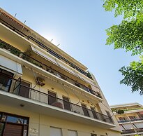 Ranias luxurious Apartment with sea view!