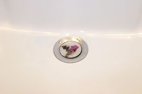 Ranias luxurious Apartment with sea view!