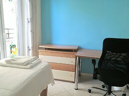 Ranias luxurious Apartment with sea view!