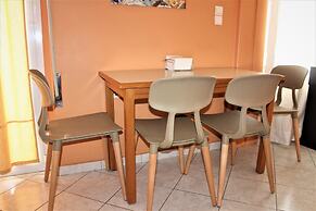 Ranias luxurious Apartment with sea view!