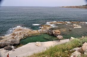 Ranias luxurious Apartment with sea view!