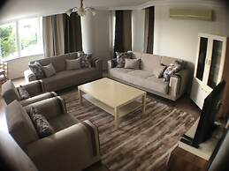 Bursa Larimar Apartments