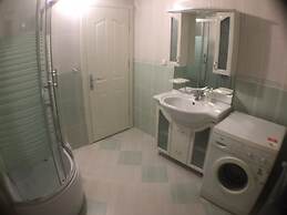 Bursa Larimar Apartments