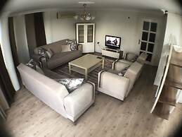 Bursa Larimar Apartments