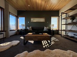 Cabot Lodge