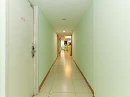 Super OYO 530 Dd Hotel