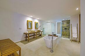 Seasense Boutique Hotel & Spa