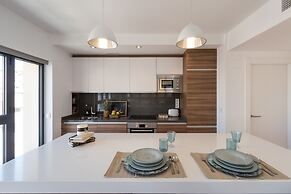 Chezmoihomes Plaza Nueva Penthouse