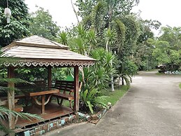 Phetsangsom Resort