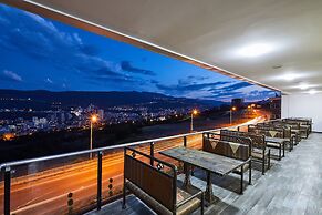 Lisi Hills Hotel