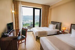 Lisi Hills Hotel