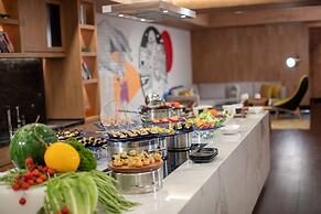 Renaissance Hangzhou Northeast Hotel