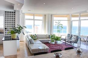 801 Oyster Schelles - Near Umhlanga Rocks Beach