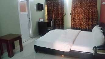 Tripoint Richmond Hotel