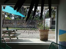 Shaka Surf House - Hostel