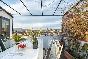 Pitti Luxury Terrace by Mmega