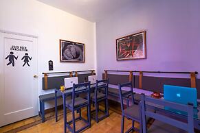 Mala Vecindad Beer Hotel