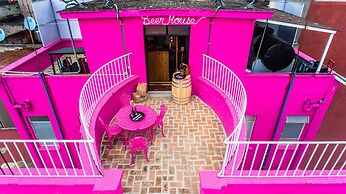 Mala Vecindad Beer Hotel