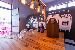 Mala Vecindad Beer Hotel