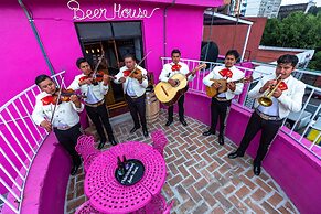 Mala Vecindad Beer Hotel