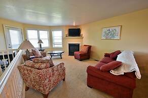 Unit 110 2 Bd/ 2 Ba Condo 2 Bedroom Condo by RedAwning