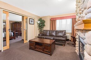 Canmore Inn & Suites