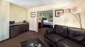 Canmore Inn & Suites