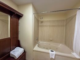 Canmore Inn & Suites