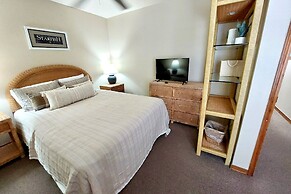 Ocean Reef 702 3 Bedroom Townhouse by RedAwning