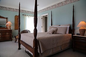 H_blue Atlantis 6 Bedroom Home by RedAwning