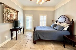 H_blue Atlantis 6 Bedroom Home by RedAwning