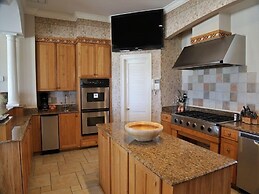 H_blue Atlantis 6 Bedroom Home by RedAwning