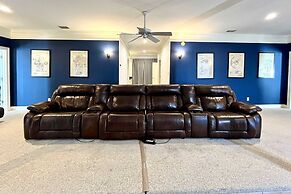 H_blue Atlantis 6 Bedroom Home by RedAwning