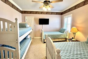 H_blue Atlantis 6 Bedroom Home by RedAwning