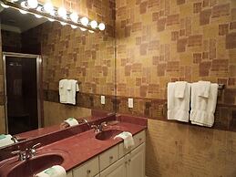 H_blue Atlantis 6 Bedroom Home by RedAwning